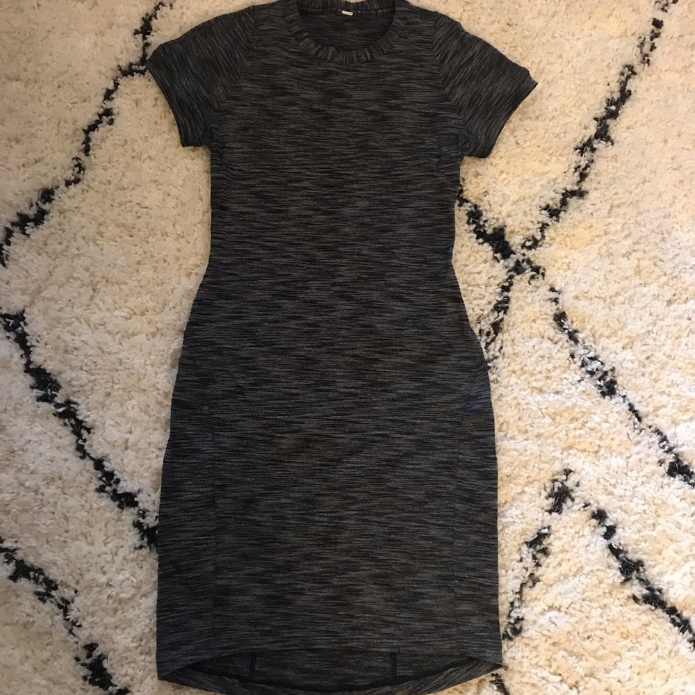 Lululemon &go shortsleeve dress